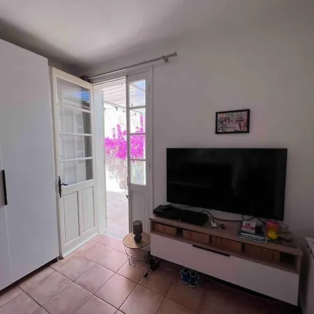 Maison Dans Les Rues Pietonnes Du Vieux Hyères Exterior foto