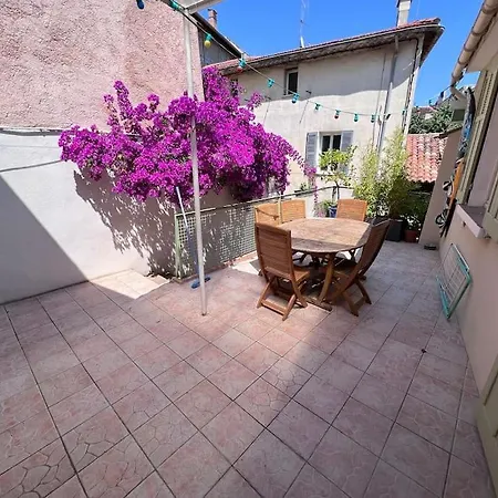 Maison Dans Les Rues Pietonnes Du Vieux Hyères Exterior foto