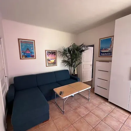 Maison Dans Les Rues Pietonnes Du Vieux Hyères Exterior foto