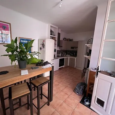 Maison Dans Les Rues Pietonnes Du Vieux Hyères Exterior foto